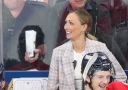 Джессика Кэмпбелл стала первой женщиной-тренером в истории НХЛ, войдя в штаб "Сиэтла"