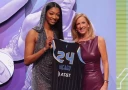 Анджел Риз доказывает, что звездный потенциал переносится в Женскую Национальную Баскетбольную Ассоциацию: майки с ее именем распроданы до ее дебюта.