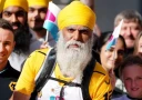 Фанат "Вулверхэмптона" Мэнни Сингх Канг начинает благотворительный поход на 200 миль от Молинью к Ньюкаслу: обзор южноазиатов в футболе.