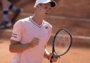 Прогнозы на четвертый день турнира ATP в Эшториле: Хуберт Гуркач против Яна Хойнски