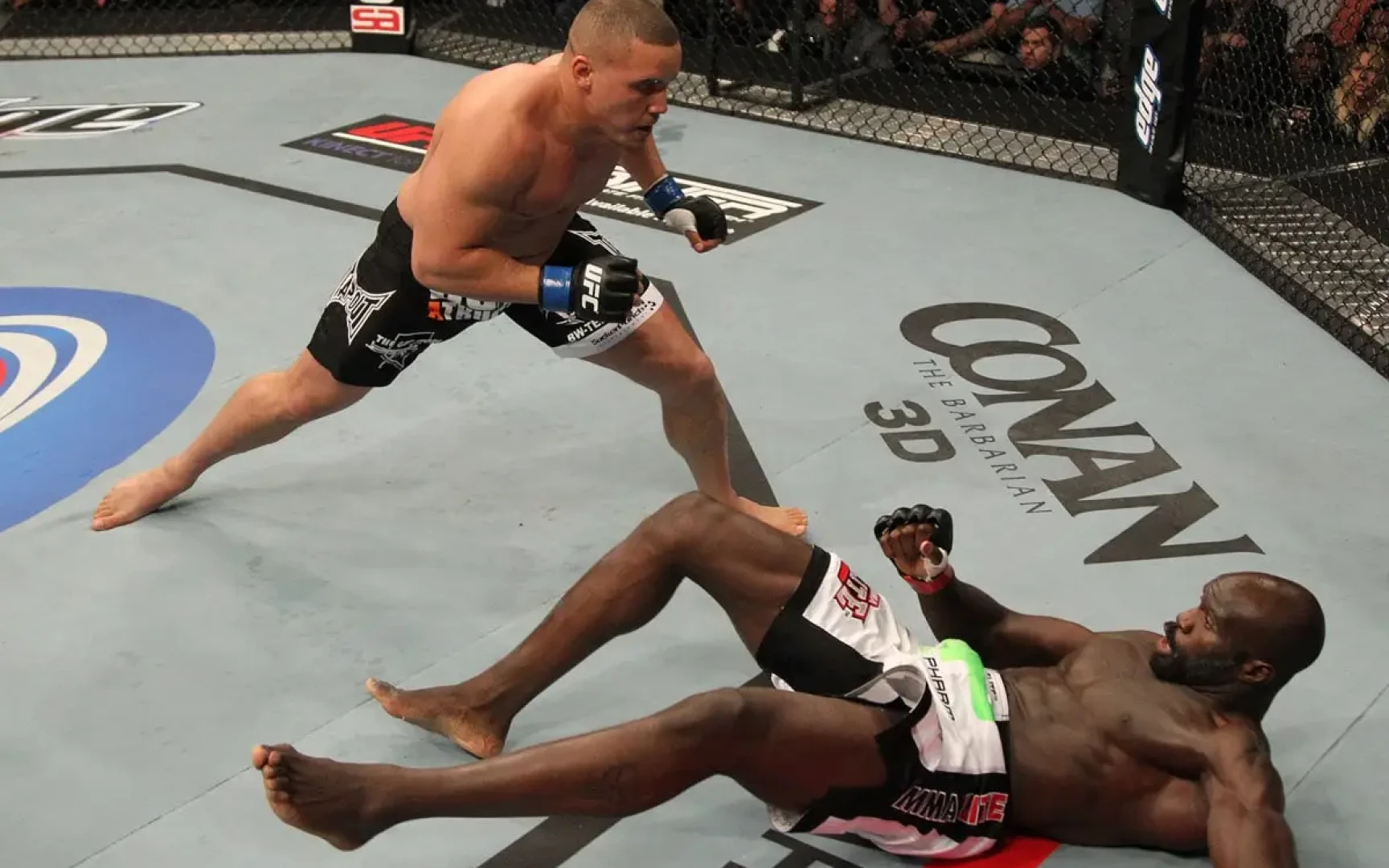 Топ-7 боев, где боец проигрывал вчистую, но выключал сопернику свет