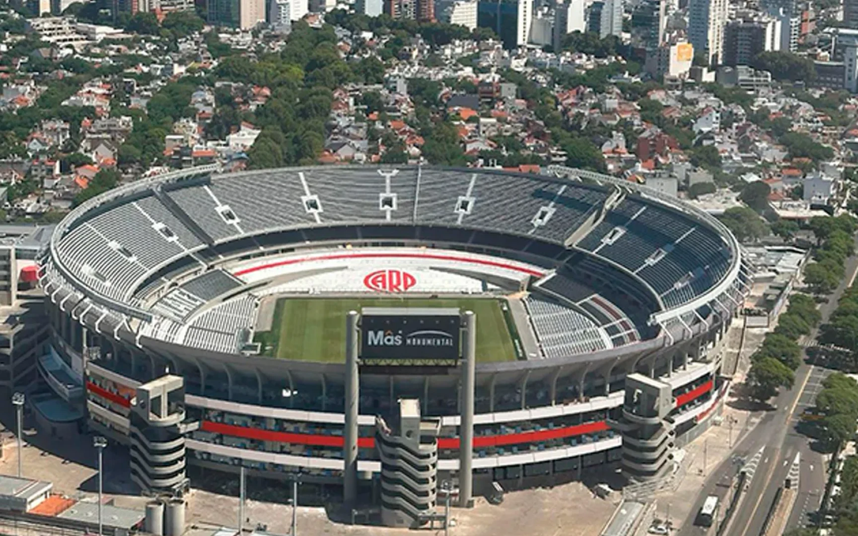 Титаны мирового футбола: 10 стадионов с самой большой вместимостью на планете