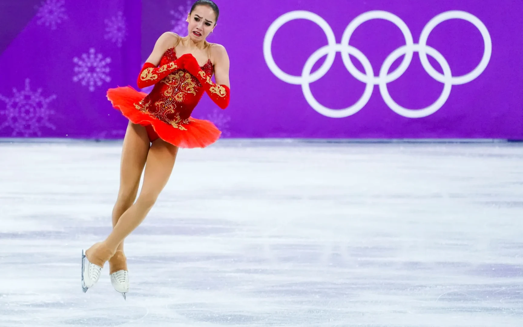 Высокая мода на льду: 10 самых красивых и культовых платьев в истории фигурного катания