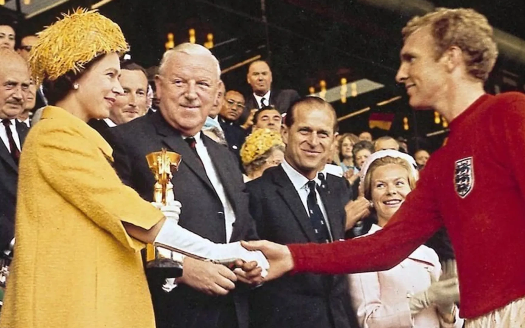 3 футболиста, получивших рыцарское звание от Королевы