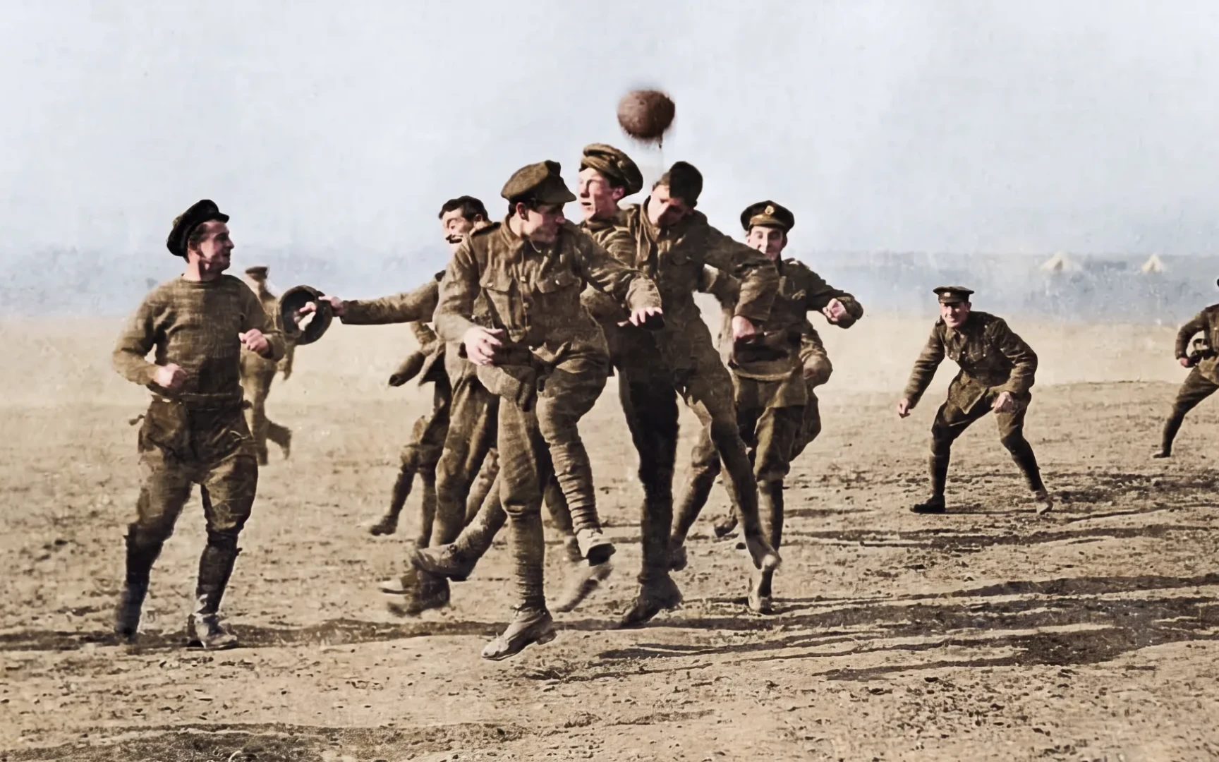 Рождественское перемирие 1914: футбол между окопами