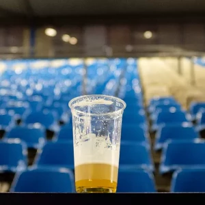 ФАС выступила в поддержку возрождения рекламы и продажи пива на стадионах России.