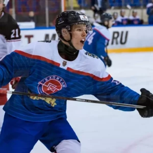 Дубль Мичкова помог «Капитану» выйти в основную сетку плей-офф МХЛ