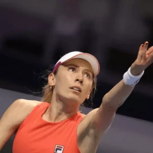 Александрова преодолела первый раунд и продвинулась во второй этап турнира в Дохе.