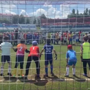 Футболисты «Уфы» провели праздничный матч против 138 детей