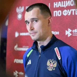 Лантратов признан одним из лучших вратарей в России в настоящее время, это безусловно, - сказал экс-голкипер «Локомотива» Поляков.