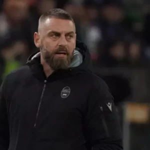 Клуб Серии Б СПАЛ уволил легенду «Ромы» Де Росси с поста главного тренера