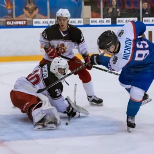 Матвей Мичков оформил дубль и помог «Капитану» победить в матче плей-ин МХЛ