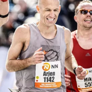 39-летний Роббен пробежал марафон менее чем за три часа