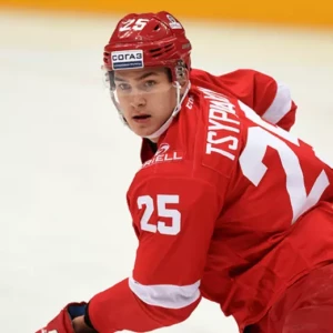 12 клубов НХЛ проявляют интерес к форварду "Спартака"