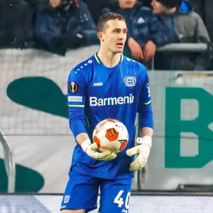 «Байер» одержал победу над «Фрайбургом» в первом матче Лунёва в Бундеслиге