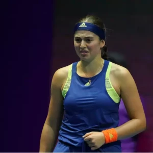 Самсонова одолела Остапенко и сыграет в полуфинале турнира в Пекине