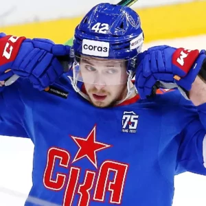 СКА одержал победу над «Сибирью» в игре КХЛ.