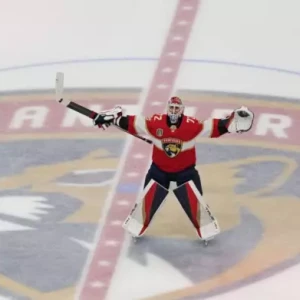 Бобровский стал второй звездой дня в НХЛ, а Чинахов — третьей