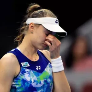 Ни одна из российских теннисисток не смогла пройти во второй раунд Australian Open: Самсонова уступила Анисимовой