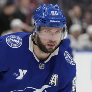 "Тампа" победила "Коламбус" в игре НХЛ, Кучеров набрал 90 очков в текущем сезоне.