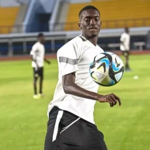 «Челси» достиг соглашения о приобретении 17-летнего полузащитника из Сенегала.