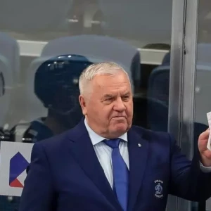 Бывший главный тренер сборной России высоко оценил первое за 6 сезонов достижение "Амура" - выход в плей-офф КХЛ.