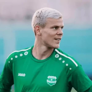 Александр Кокорин включен в стартовый состав футбольной команды "Арис" на матч Лиги Европы.
