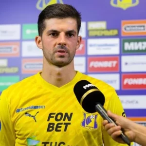 Защитник футбольного клуба "Ростов" Терентьев отмечает, что пока не планирует завершать свою карьеру.