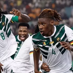 Кубок наций 2023: Камерун, отстающий в счете, обыгрывает Гамбию в классическом матче на Кубке наций.