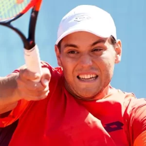 Российский теннисист Котов вышел во второй круг турнира в Бостаде