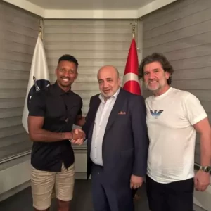 Бывший хавбек Манчестер Юнайтед Нани перешёл в турецкий клуб