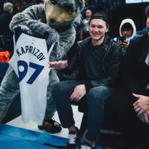 Капризов посетил матч НБА между «Миннесотой» и «Лос-Анджелес Лейкерс»