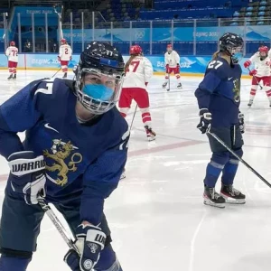 ФХР: женская сборная Финляндии решила играть в масках в одностороннем порядке