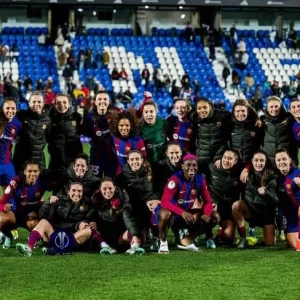 "Женская команда "Барселона" одержала разгромную победу над "Реалом" и вышла в финал Суперкубка Испании"