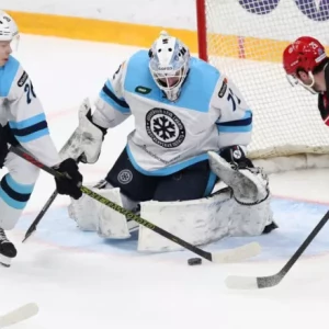 «Сибирь» победила «Витязь» и прекратила серию из трех поражений в КХЛ.