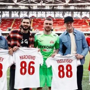 Игроки НХЛ Василевский, Сергачёв и Марченко посетили футбольный матч «Спартак» — ЦСКА
