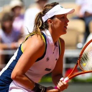 Павлюченкова вышла в четвертьфинал турнира в Гонконге, Лансере проиграла Мертенс