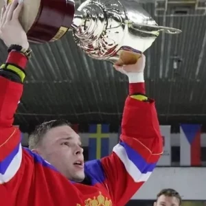 Мирошниченко — второй в рейтинге драфта НХЛ 2022 года по версии TSN