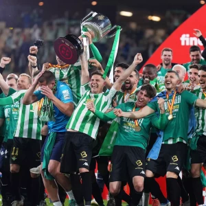 «Бетис» выиграл Кубок Испании, победив «Валенсию» в серии пенальти
