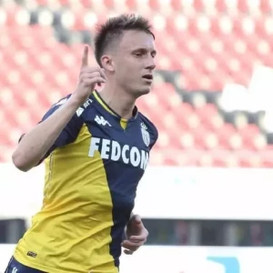 Александр Головин включен в символическую сборную первой части сезона Лиги 1, в которую попал игрок "Монако".