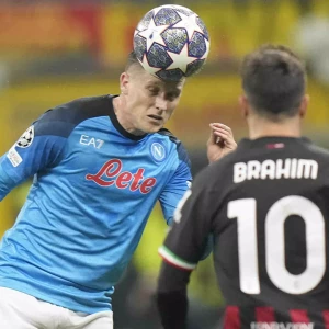 Гол Беннасера позволил «Милану» минимально одолеть «Наполи» в первом матче 1/4 финала ЛЧ