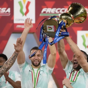 Дубль Мартинеса принес «Интеру» победу над «Фиорентиной» в финале Кубка Италии