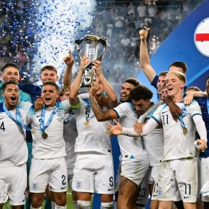Сборная Англии одержала победу над Испанией в финале молодежного чемпионата Европы