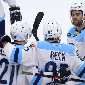 «Сибирь» одолела «Ак Барс» в матче КХЛ после овертайма