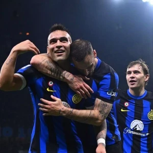 Футбольный клуб «Интер» одержал победу над «Аталантой» со счетом 4:0, Миранчук был заменен во втором тайме.