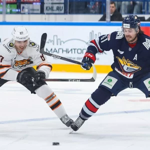 Хоккейный клуб "Металлург" одолел "Амур" со счётом 3:1 в матче Кубка Гагарина, который состоялся 9 марта.
