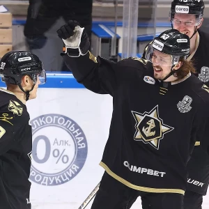 "Адмирал" продолжает лидировать в серии первого раунда Кубка Гагарина против "Трактора"