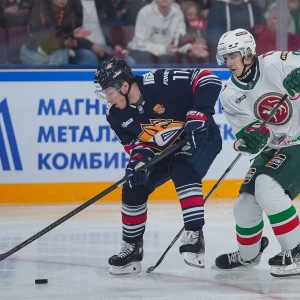 "Металлург" начал новый сезон КХЛ с победы над "Ак Барсом" в серии буллитов.