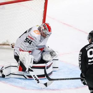 Поражение "Авангарда" от "Трактора" остановило серию из шести побед в КХЛ