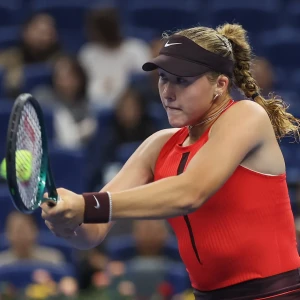 Мирра Андреева продвинулась в четвертьфинал турнира в Пекине